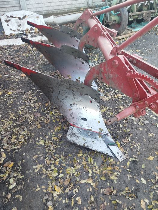 Продам плуг кеверленд в доброму стані лиміші долота полиці докидачі вс
