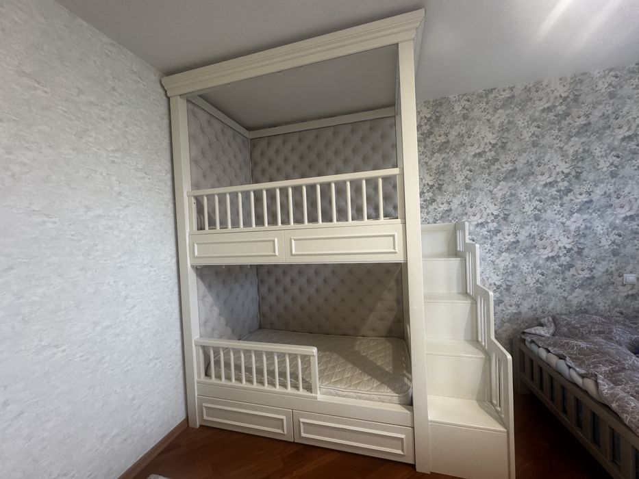 Дитяче двухповерхове ліжко