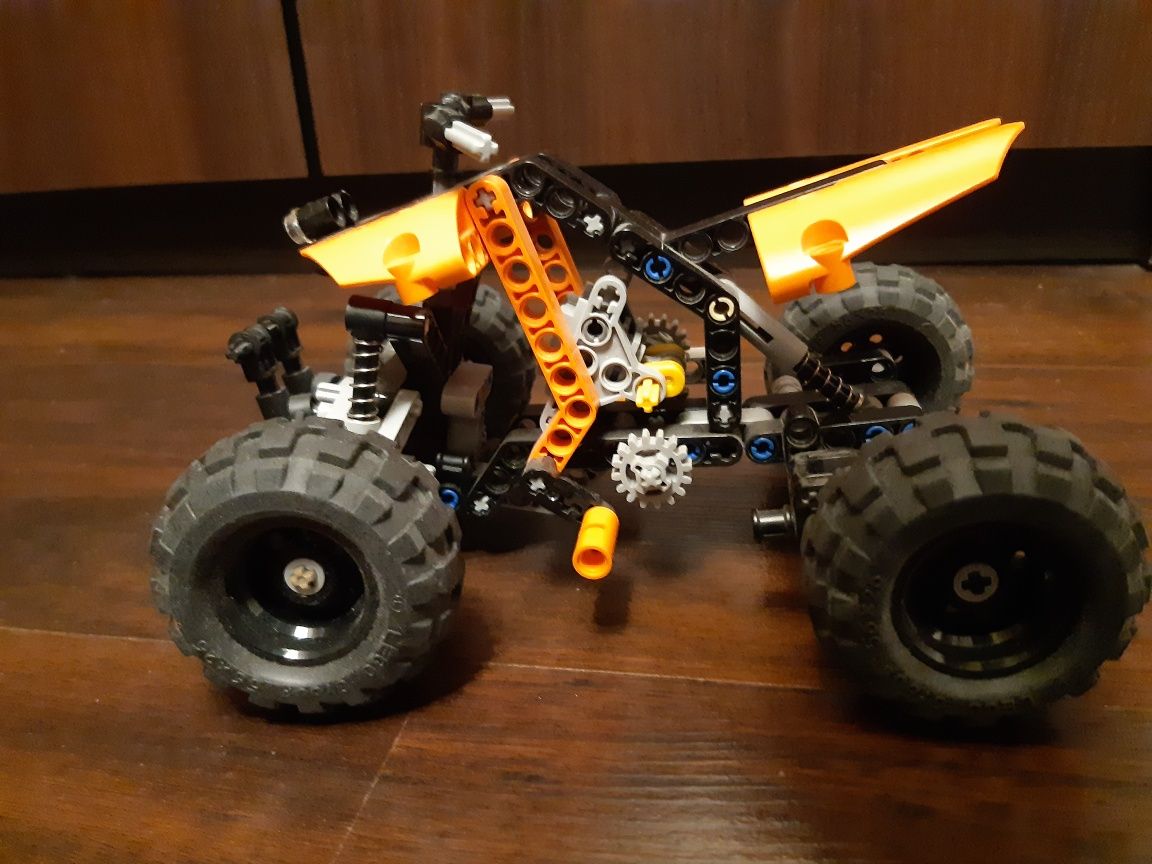 Lego 9392 Technic quad