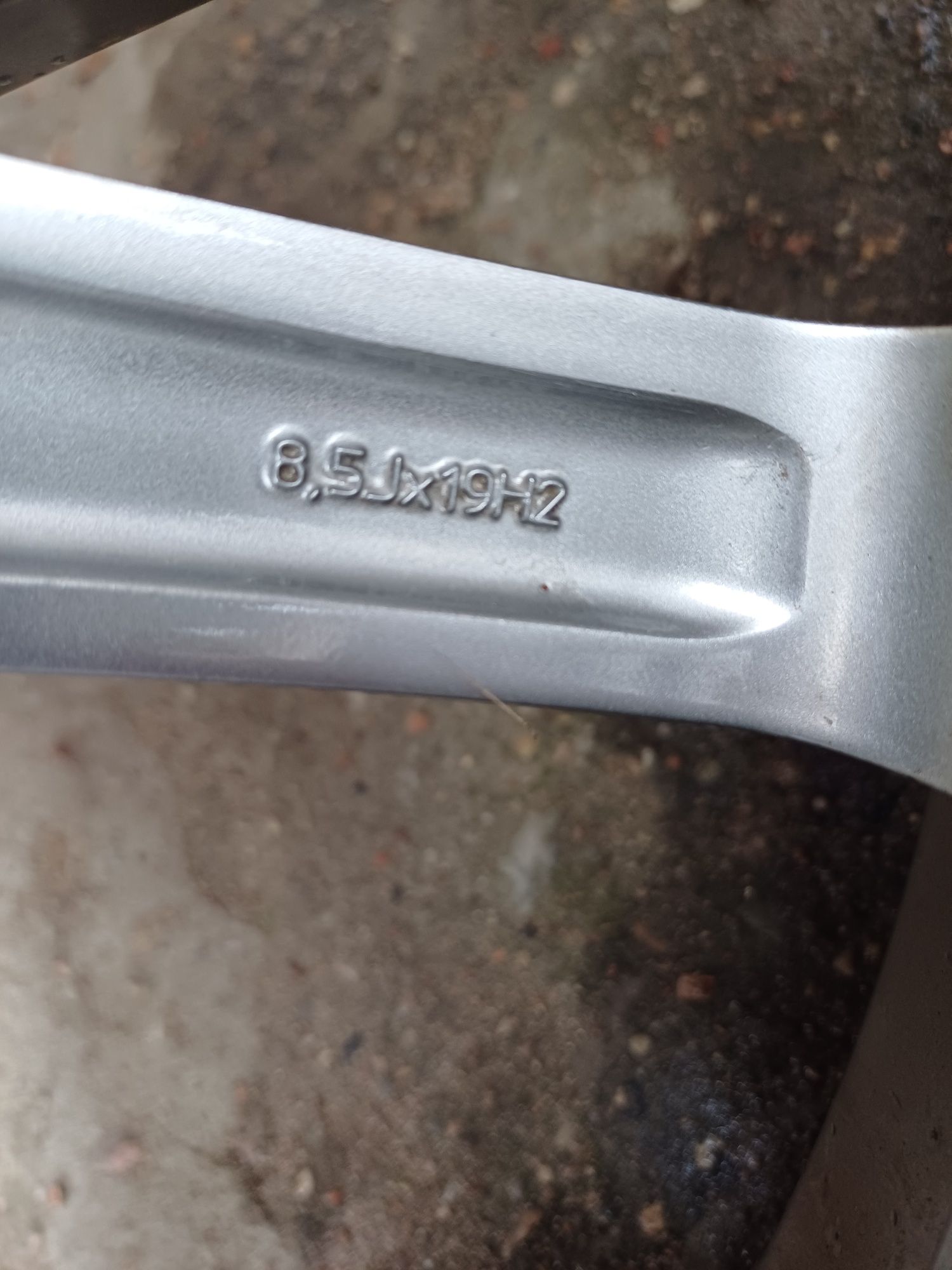 Felgi Brock 19" 5x120 Tesla 8,5J et35 czujniki ciśnienia oc 64,1mm