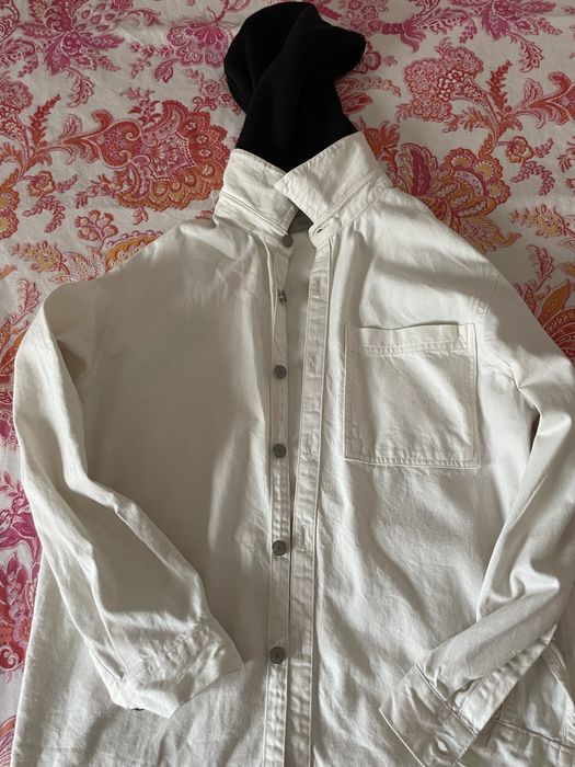 Camisa com capuz Zara