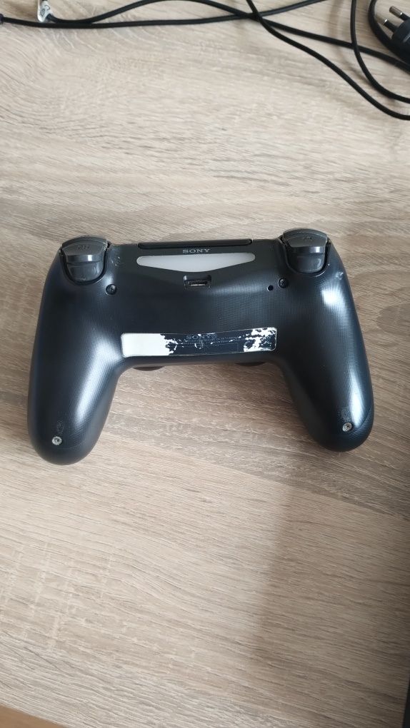 Konsola PlayStation 4 slim 500GB pad + 3 gry