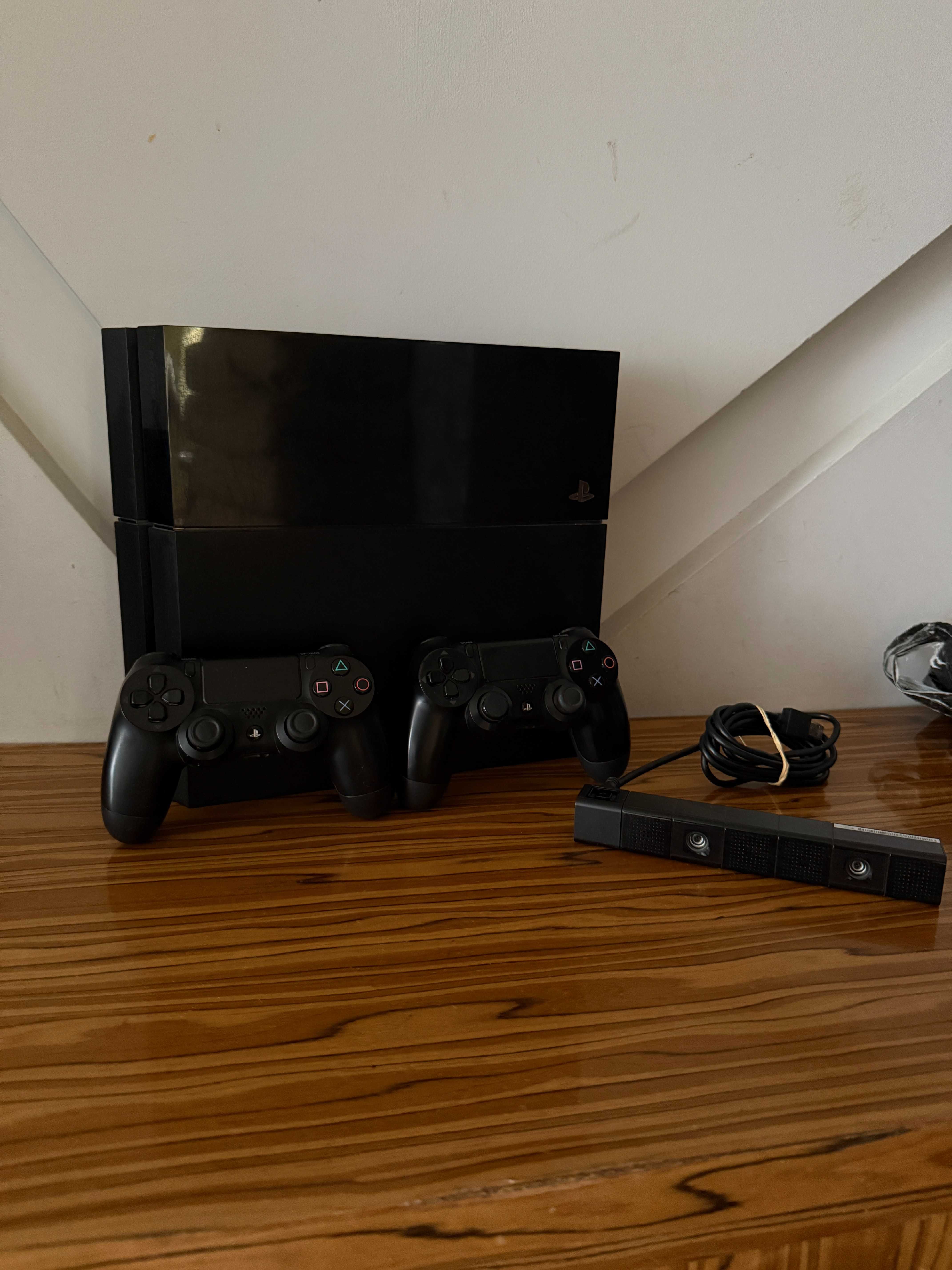 [PS4] Konsola SONY PlayStation 4 Fat + 2 Pady + Kamerka Camera