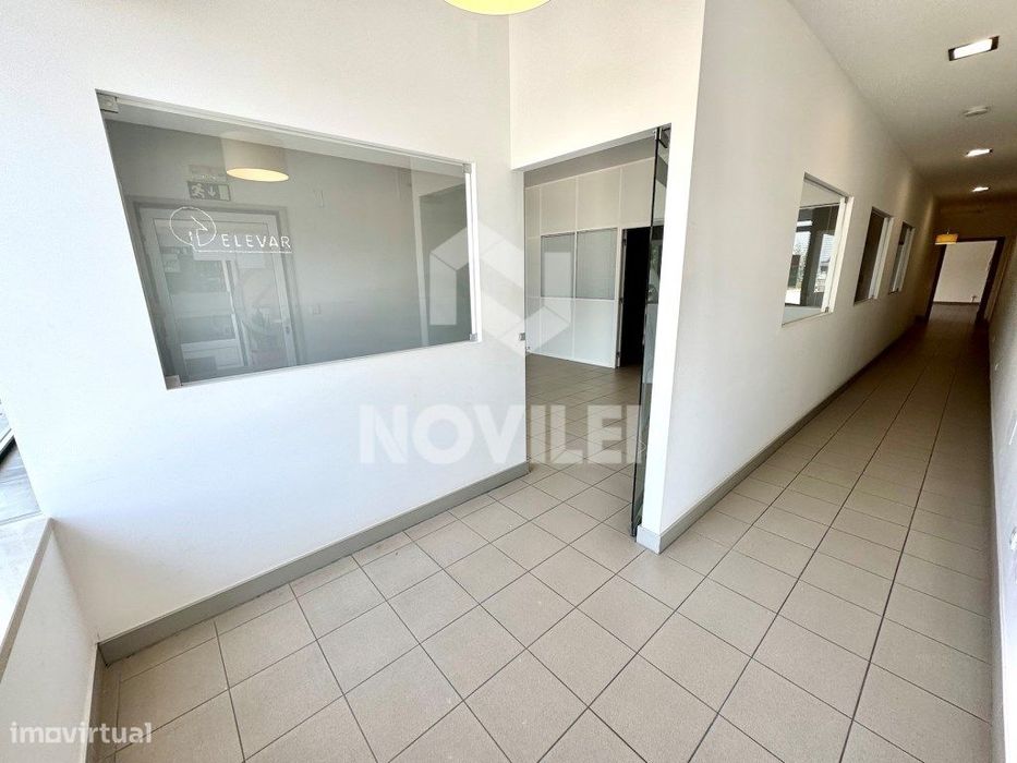 Loja de Rua para comercio com 207m2 em Casal dos Matos