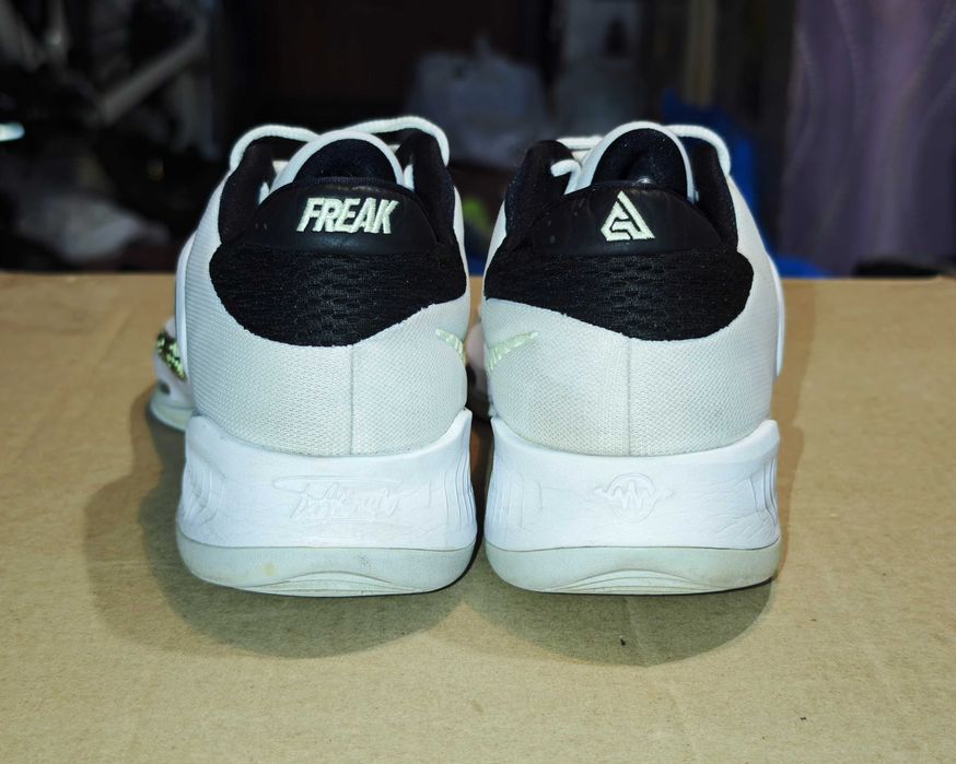 Оригінальні Баскетбольні Кросівки Nike Zoom Freak 4