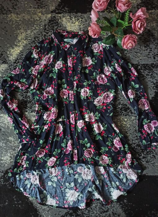 Asymetryczna damska koszula w kwiaty dłuższy tył r. 38 M L