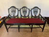 Quatro cadeiras e canape