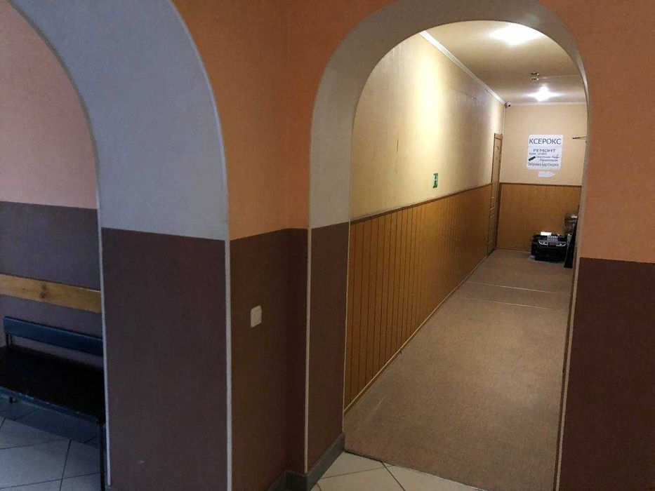Офісно-готельний центр "НОВИНКА" в центрі міста Лозова