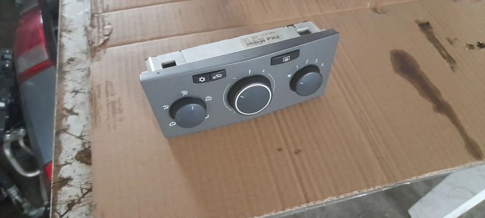 PANEL NAWIEWU OPEL ASTRA H ZAFIRA 13201300