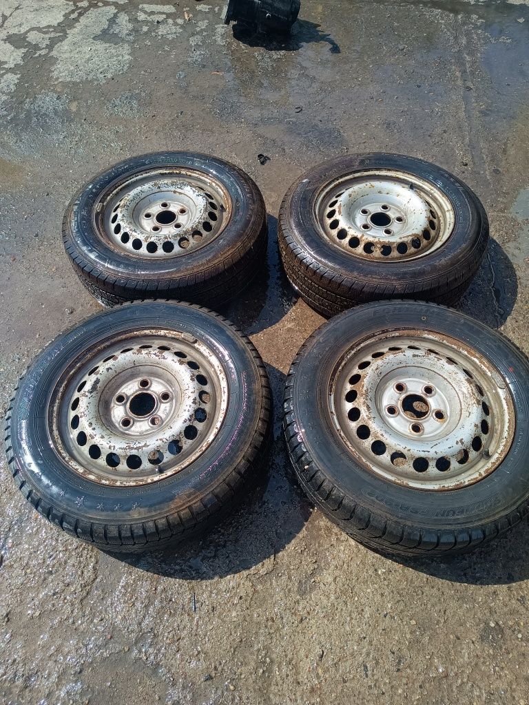 Koła R16C felgi opony VW T5 jak nowe 205/65 oryg 5*120 komplet