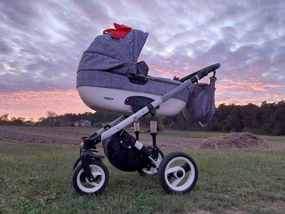 Зручна та комфортна дитяча коляска 2 в 1