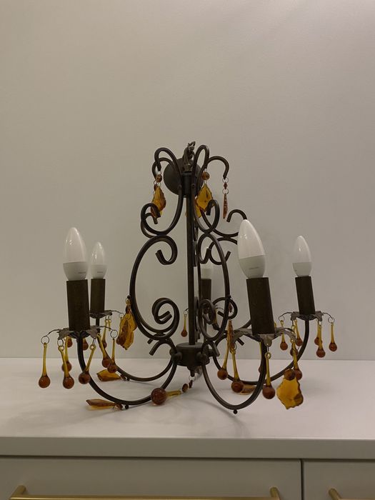 Żyrandol z bursztynkami