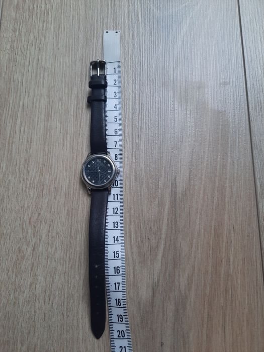 Czarny zegarek Timex z kryształami Svarowski
