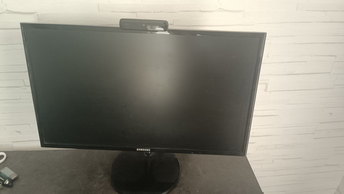 Komputer do pracy/gier i5-11400 / 16 GB / SSD + 2x HDD + Monitor