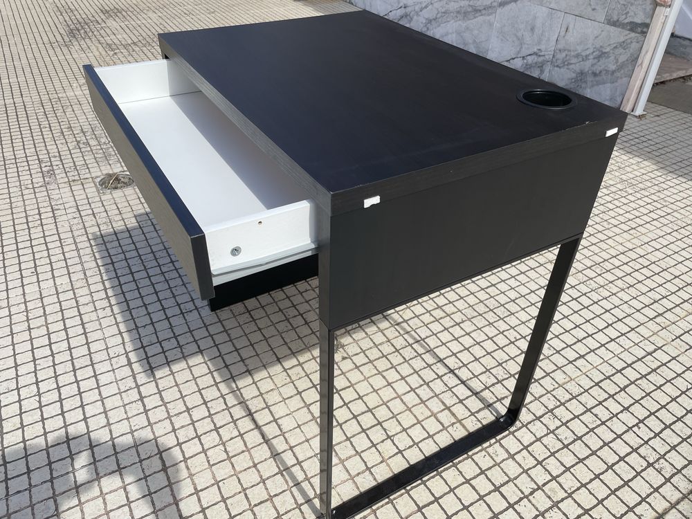 Secretaria com gaveta