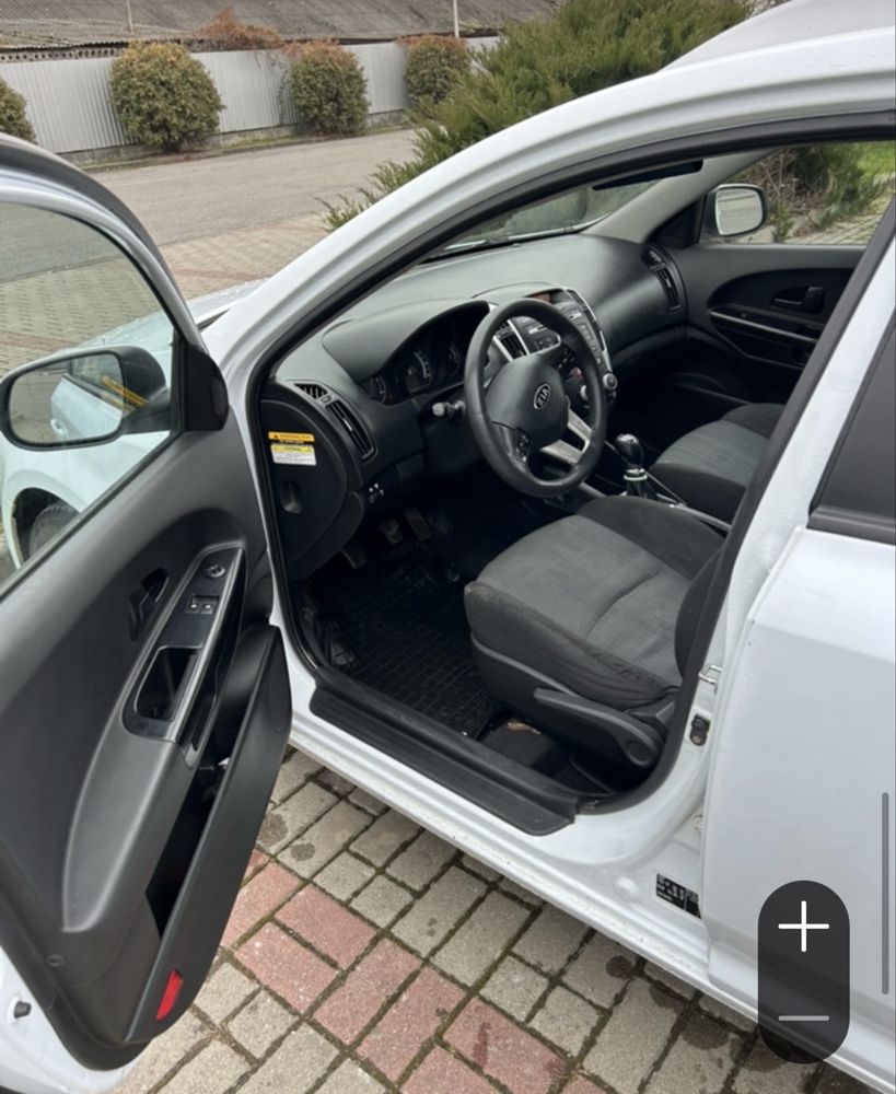 Kia ceed  автомобіль