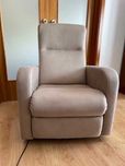 Poltrona com relax elétrico e reclinável