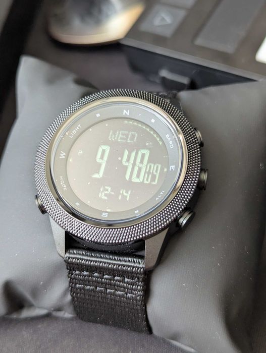 Новий годинник North Edge Apache 46