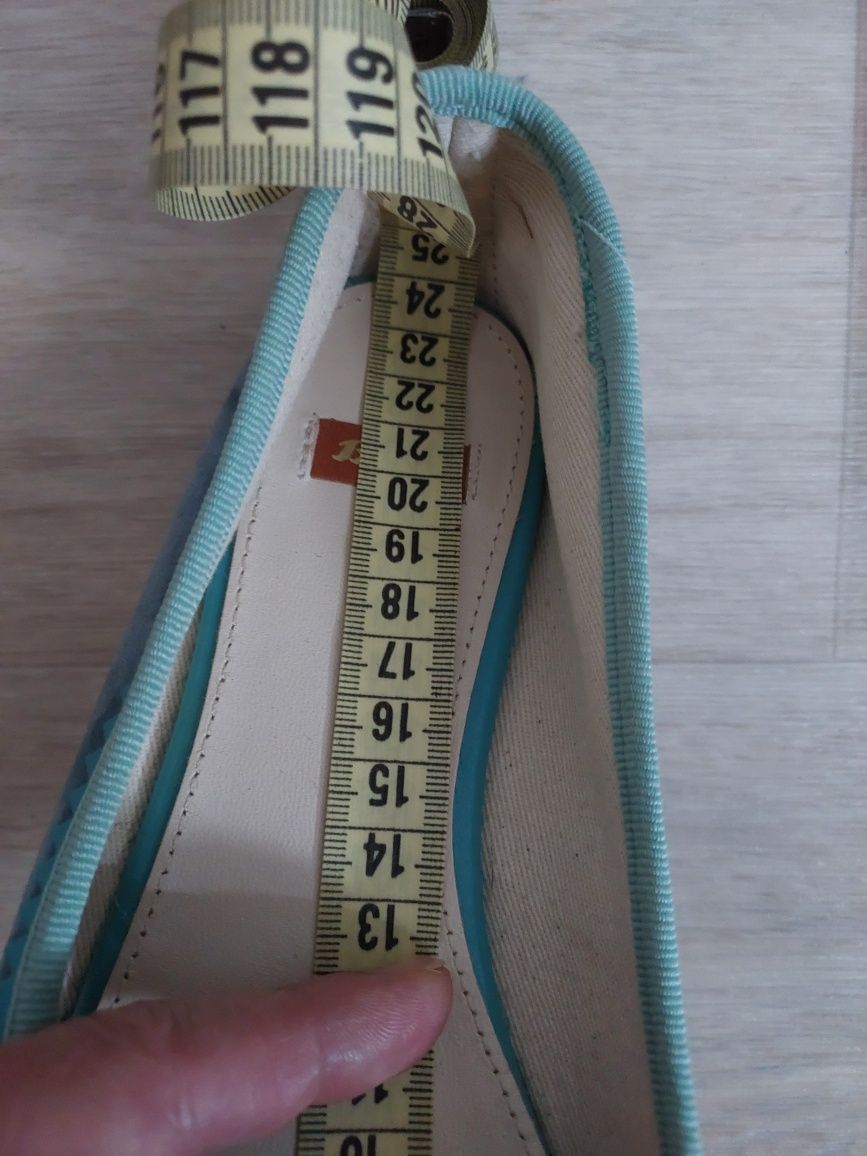 Продам нові балетки із замші, 38 р-р, 24 см..