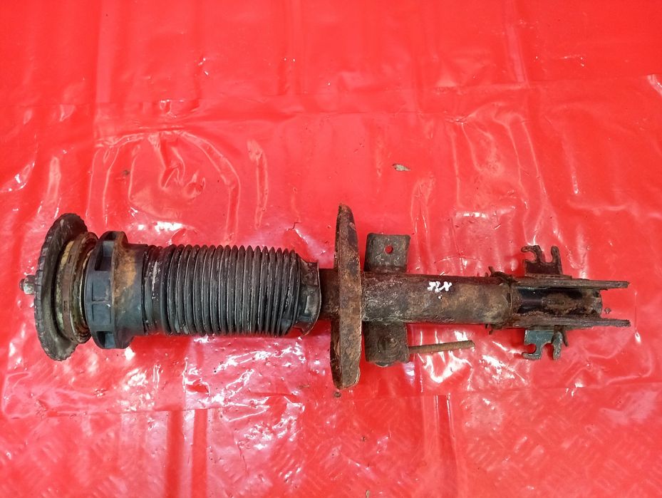 Стойка передня Опель Мовано 3 Ліва права Renault Master 3 Мастер