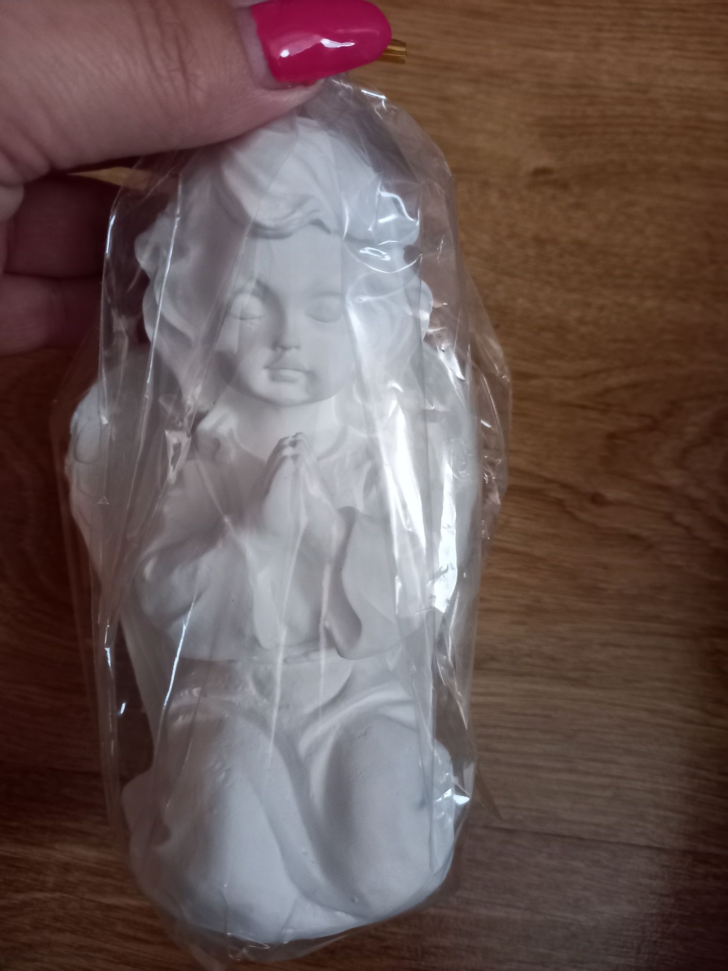 Aniołek figurka gipsowa