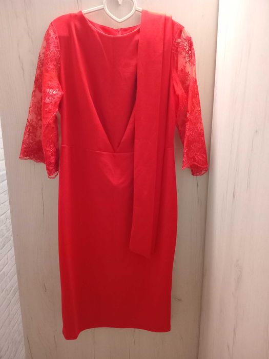 Сукня з ажурними рукавами