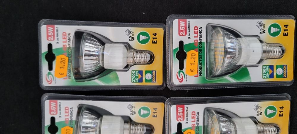 4 lâmpadas 48 LED's cada. Novas