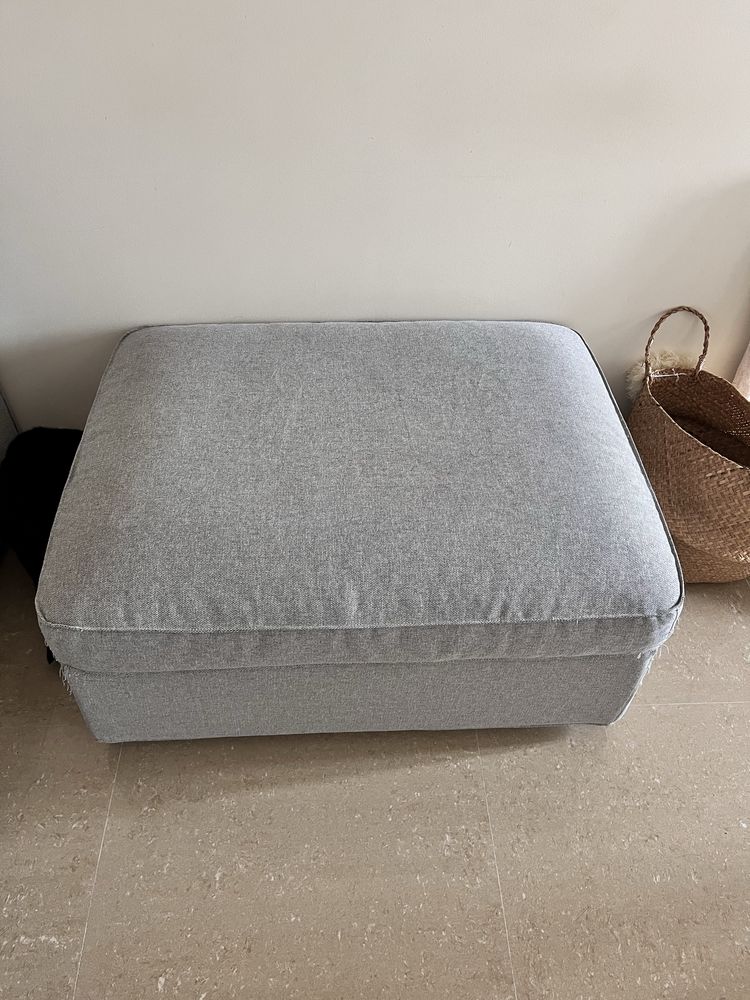 Sofa 2 lugares + repousa pés + capas sofá e puff Kivik