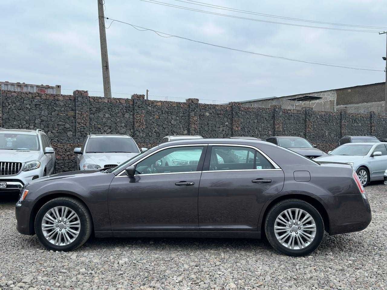 Авто Chrysler 300 2014