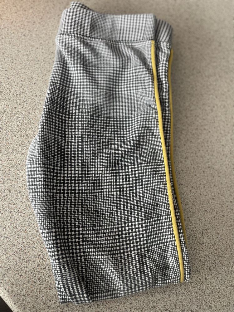 Legginsy dla dziewczynki 134 h&m