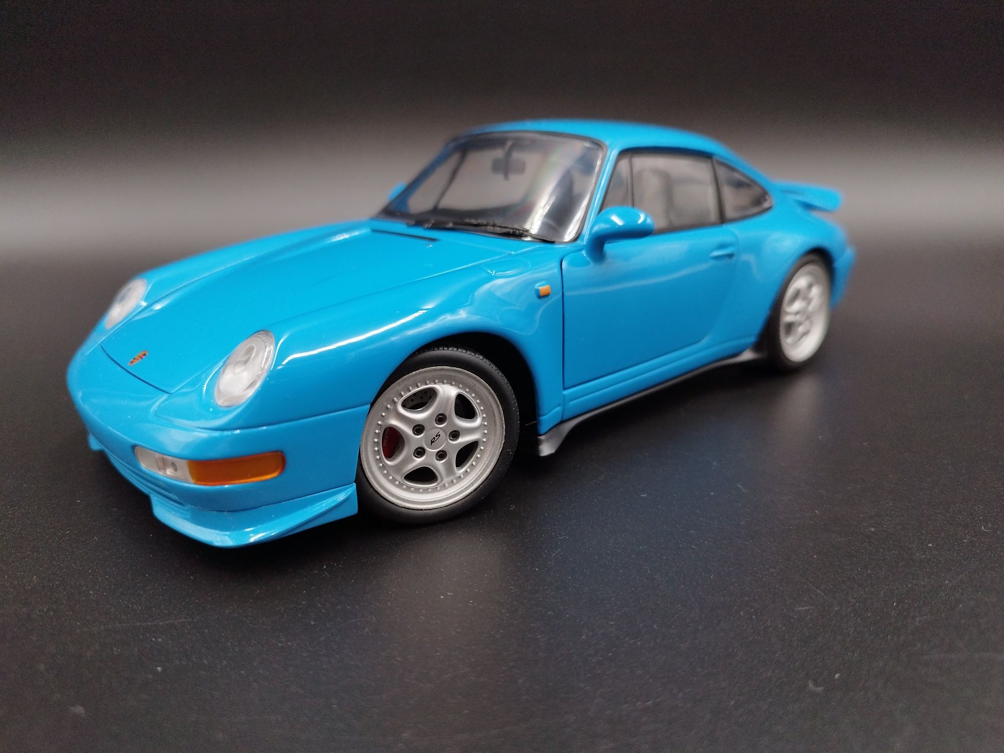 1:18 UT Models Porsche 911 (933) Carrera RS model