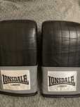 Тренировочные боксерские перчатки Lonsdale кожа размер s/м.