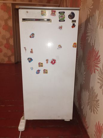 Продам рабочий холодильник б/у