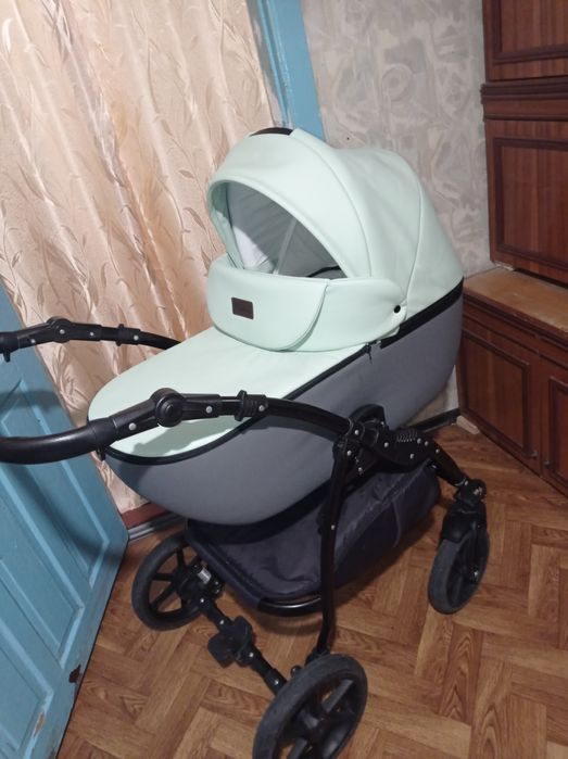 Продам б/у дитячу коляску в гарному стані
