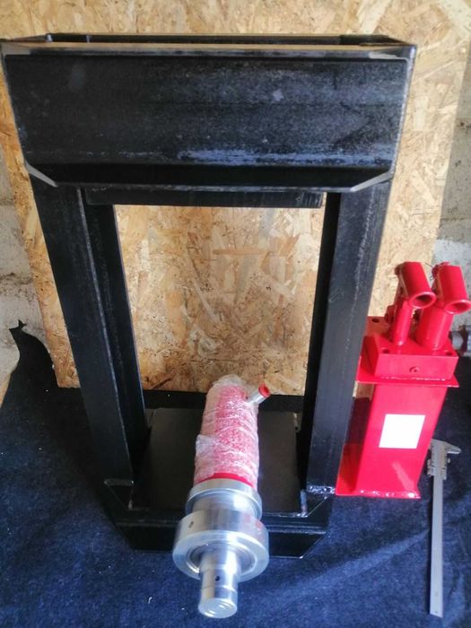 Пресса для СТО, Фузы, макулатуры, маслопресса, брикетов