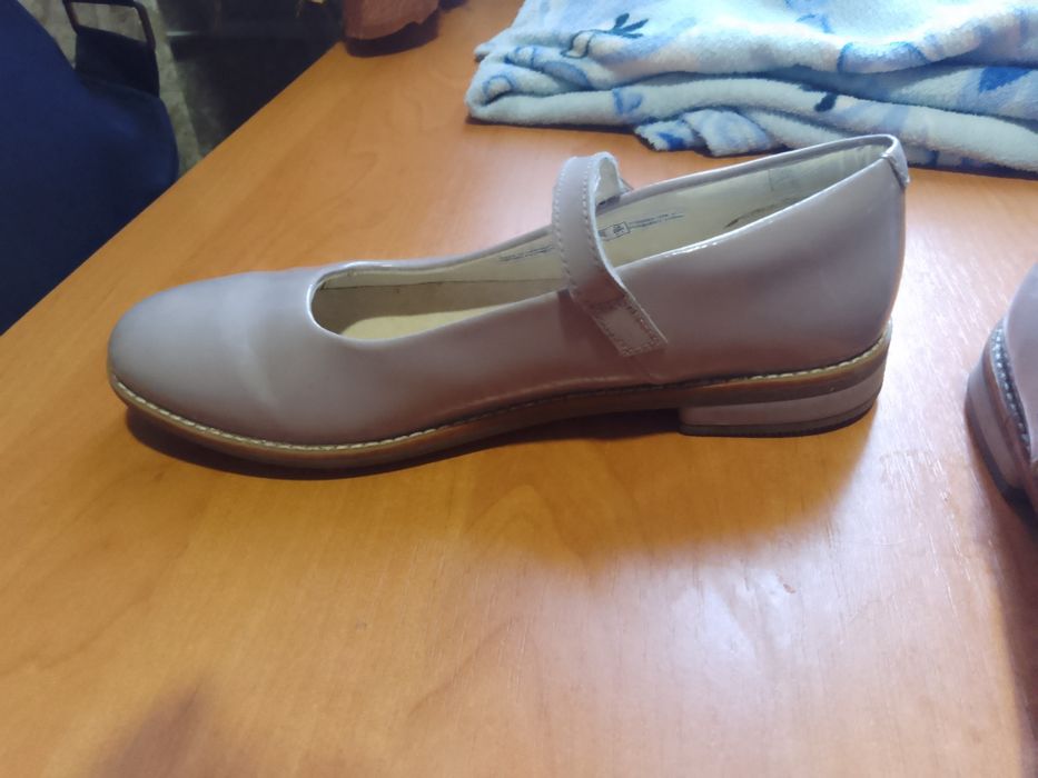 Туфельки лаковые на девочку