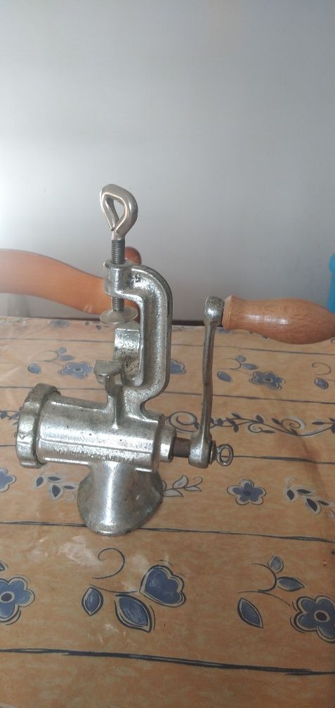 Vendo utensílios de cozinha variados