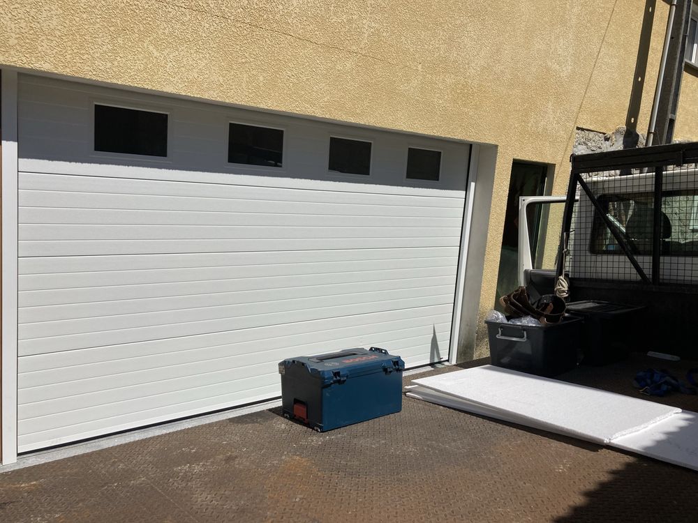 Porta seccionado garagem