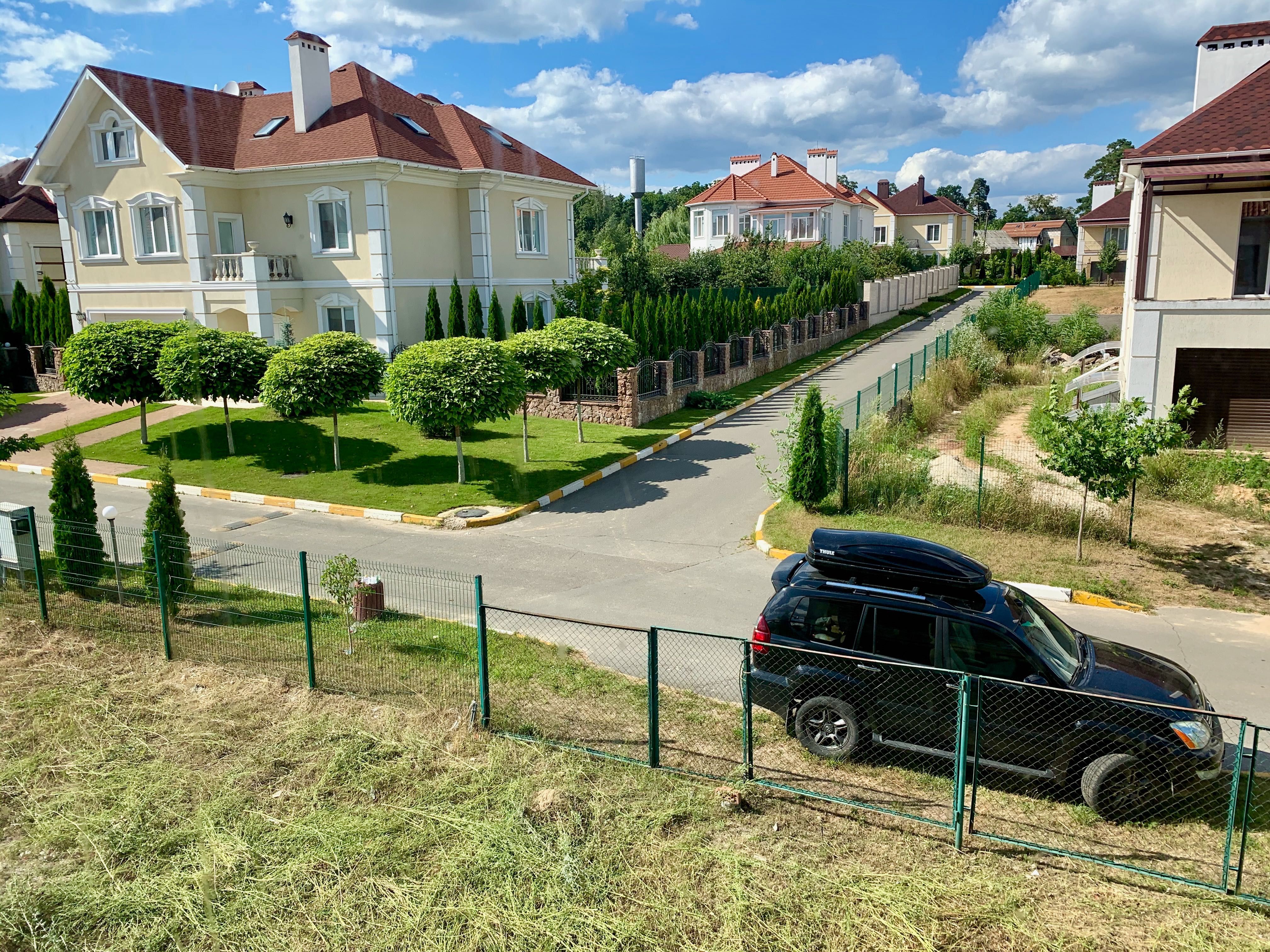 Продаж котеджу 250 м² у котеджному містечку GRAND VILLAS