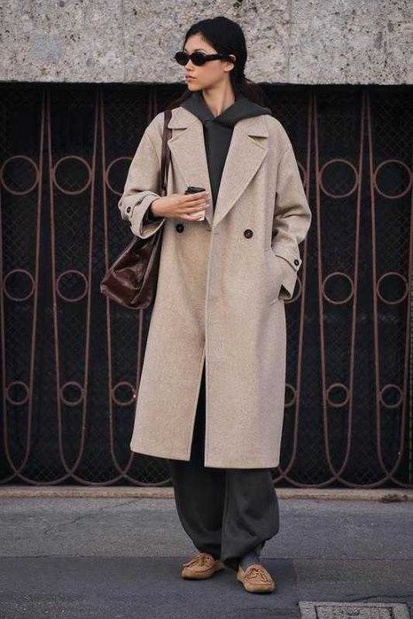 Пальто від бренду zara