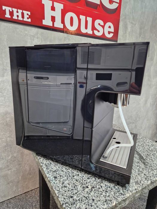 Топова окремостояча 130 чашок  Кавомашина CM 7750 black кофемашина