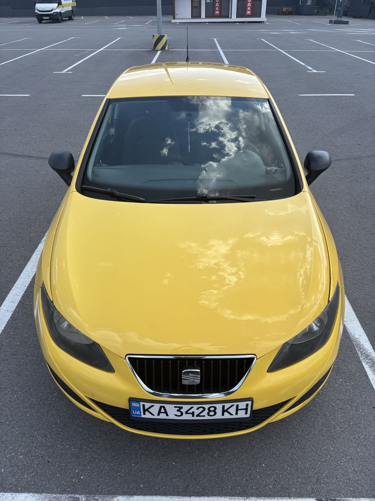 Seat Ibiza 2011 1.4 Бензин
