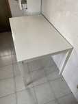 Vendo mesa branca 126cm x 0,76cm