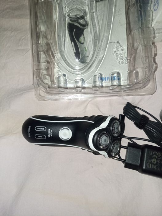 Бритва  Філіпс нова камулятора