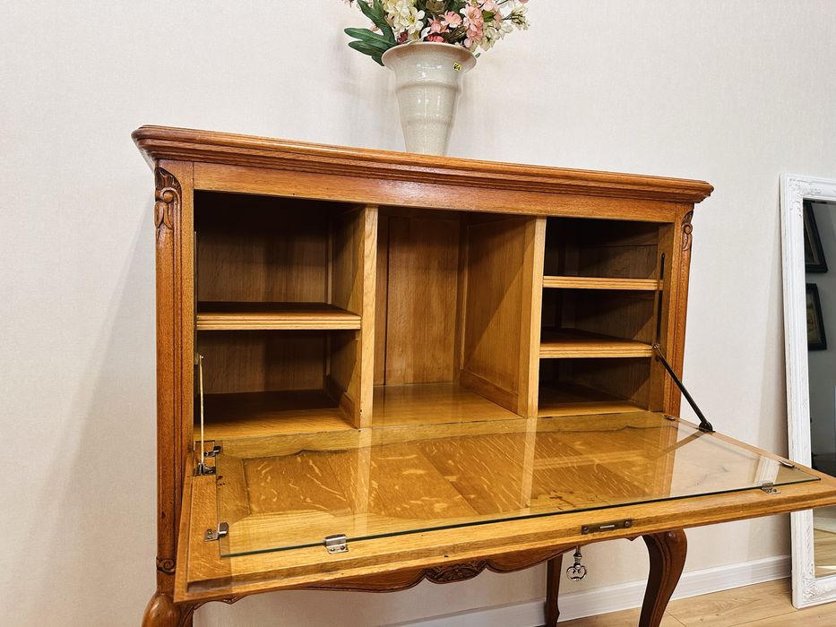 Zadbana komoda ludwikowska / barek na smukłych nóżkach :)