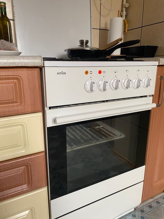 kuchenka gazowa 4-palnikowa z piekarnikiem