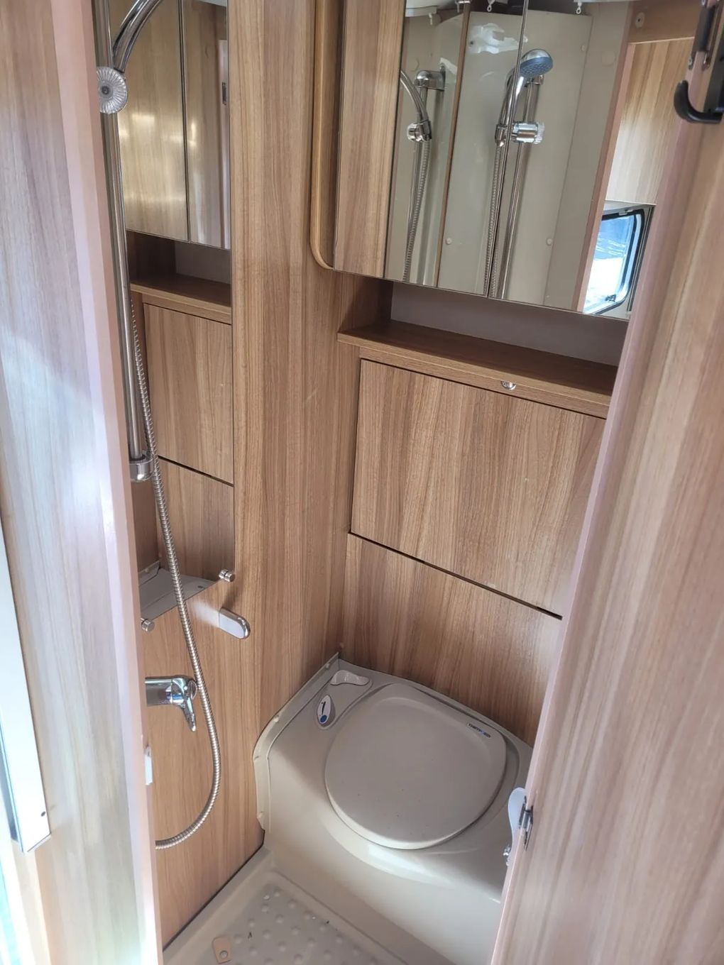 Caravelair Allegra 390  Caravelair Allegra 390 z klimatyzacją!
