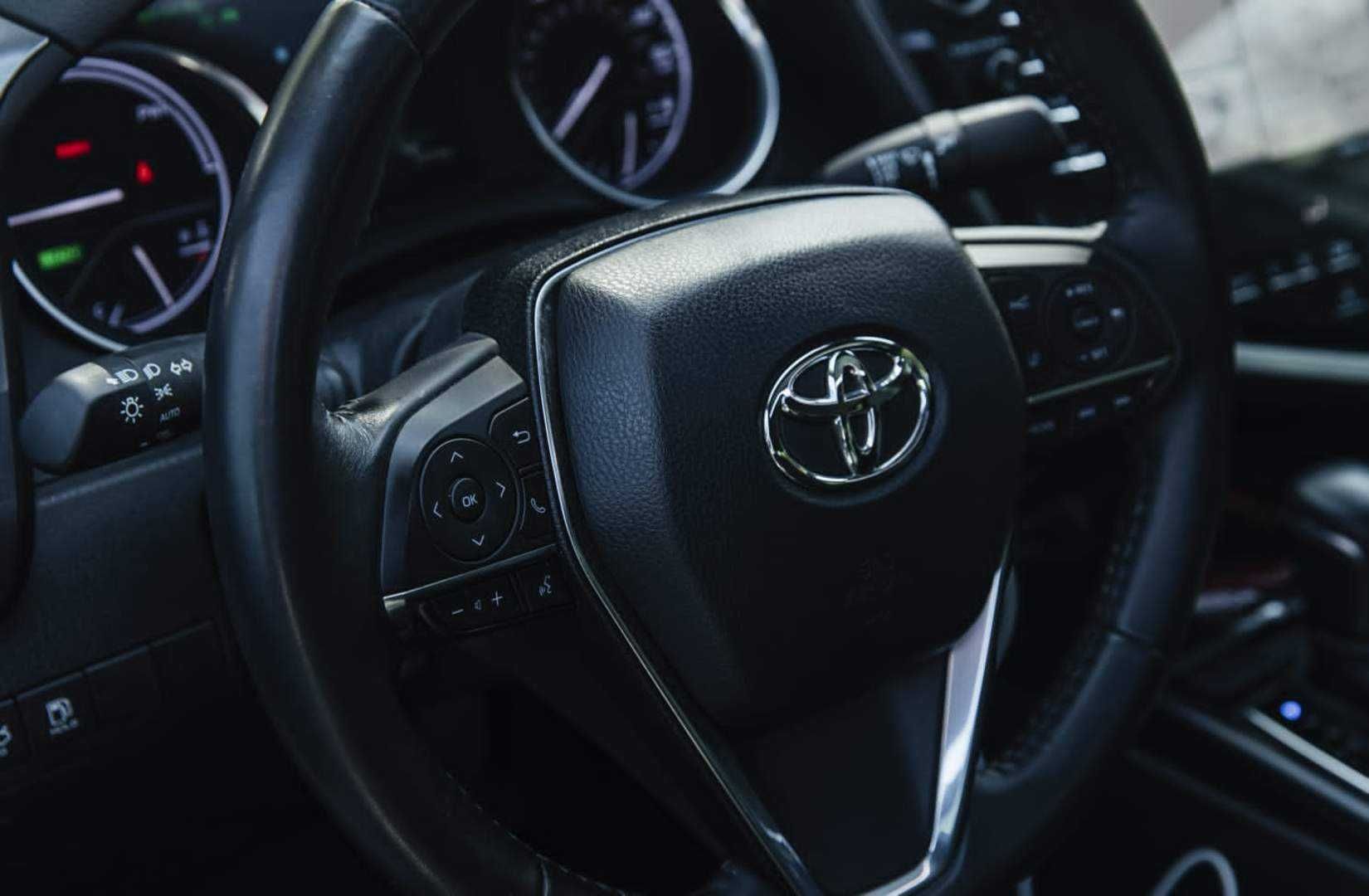 Toyota Camry 2020 VIII покоління/XV70 • 2.5 Hybrid E-CVT (218 к.с.)