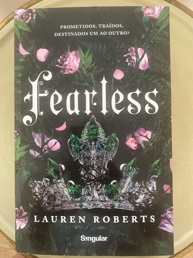 Vendo livro Fearless de Lauren Roberts