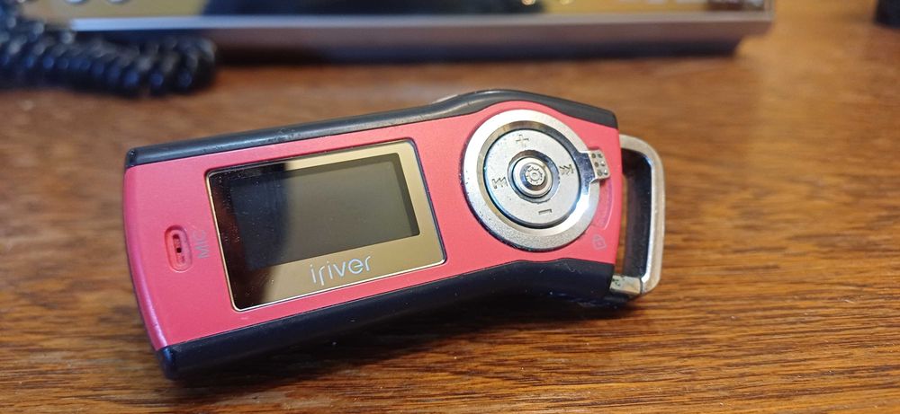 Iriver T10 - Odtwarzacz mp3 --- 512mb